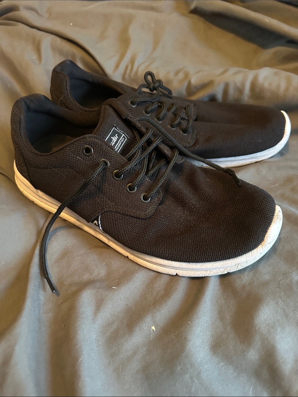 Cuater Men's Black Canvas Lace-Up Sneakers men’s size 11